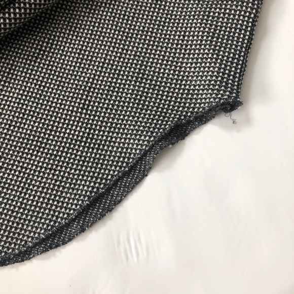 Aritzia TNA Thermal Top - Picture 3 of 6